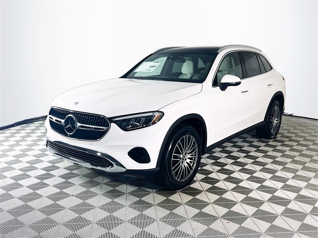 2026 Mercedes Benz GLC 300 photo 2