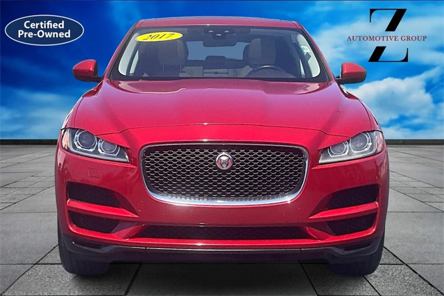 2017 Jaguar F-PACE Prestige photo 3