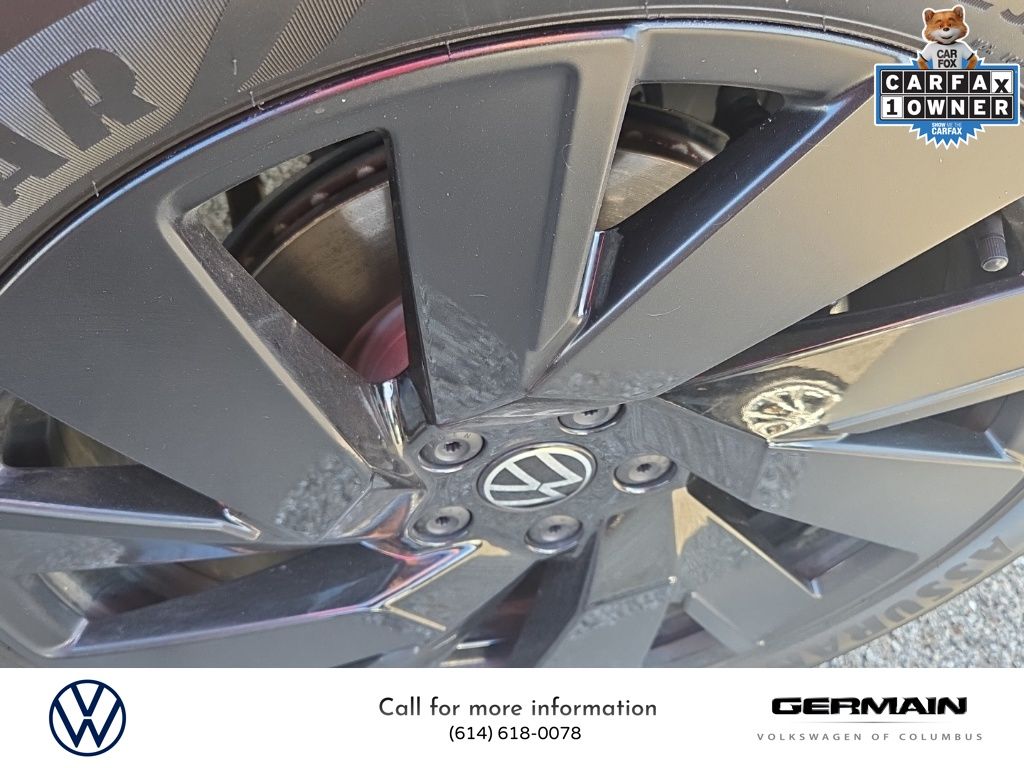 2024 Volkswagen Taos SE photo 5