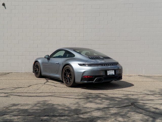 2025 Porsche 911 photo 3