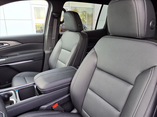 2025 Chevrolet Traverse photo 6