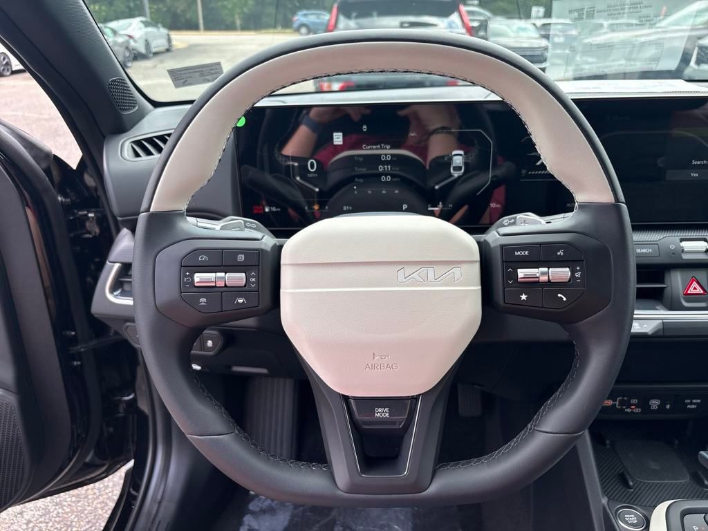2025 Kia K4 GT-Line photo 16