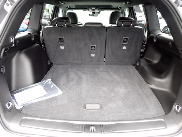 2025 Jeep Grand Cherokee Altitude photo 4