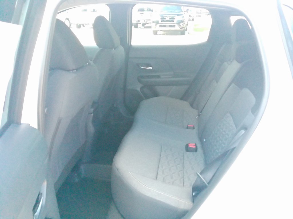 2025 Nissan Kicks SV photo 17