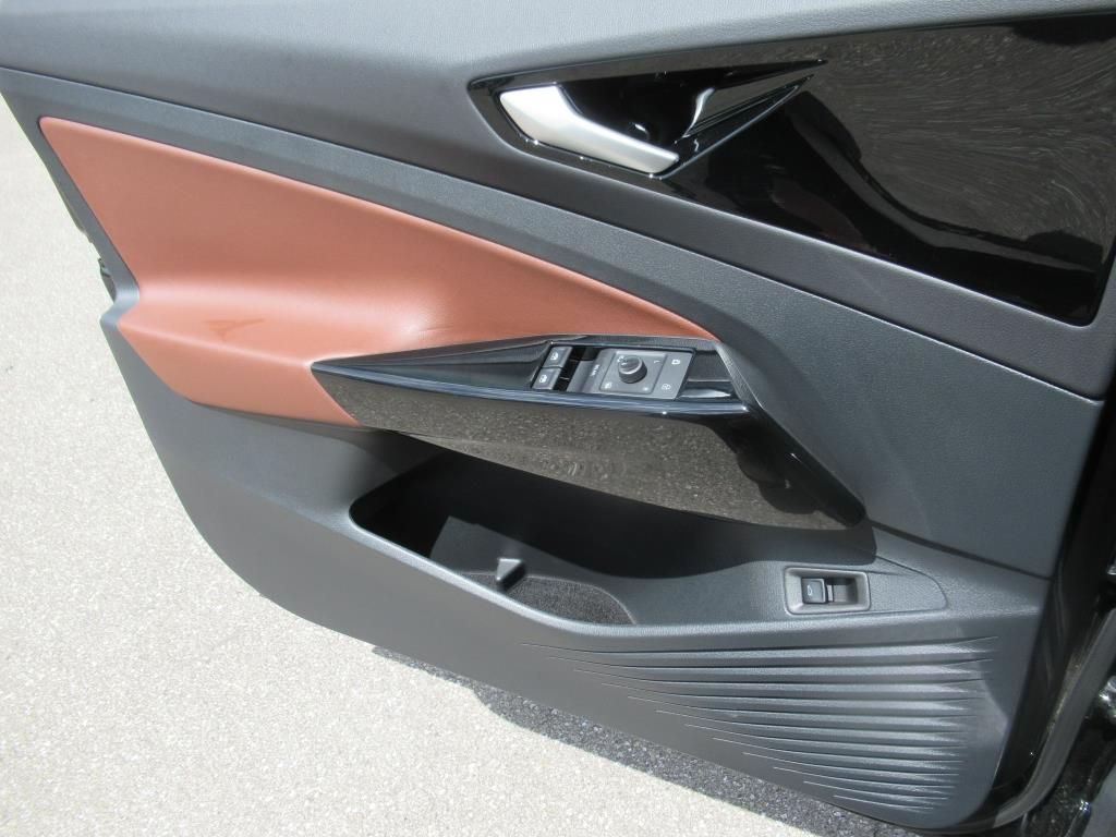 2022 Volkswagen ID.4 Pro S photo 26