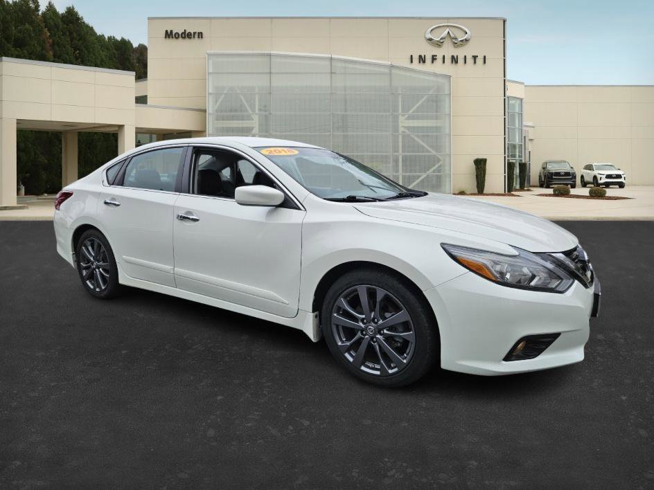 2018 Nissan Altima 2.5 SR photo 2