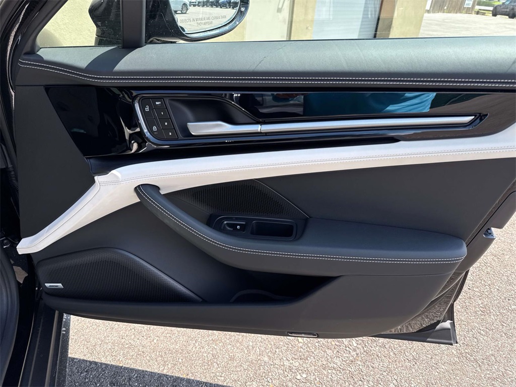 2025 Porsche Panamera 4 photo 20