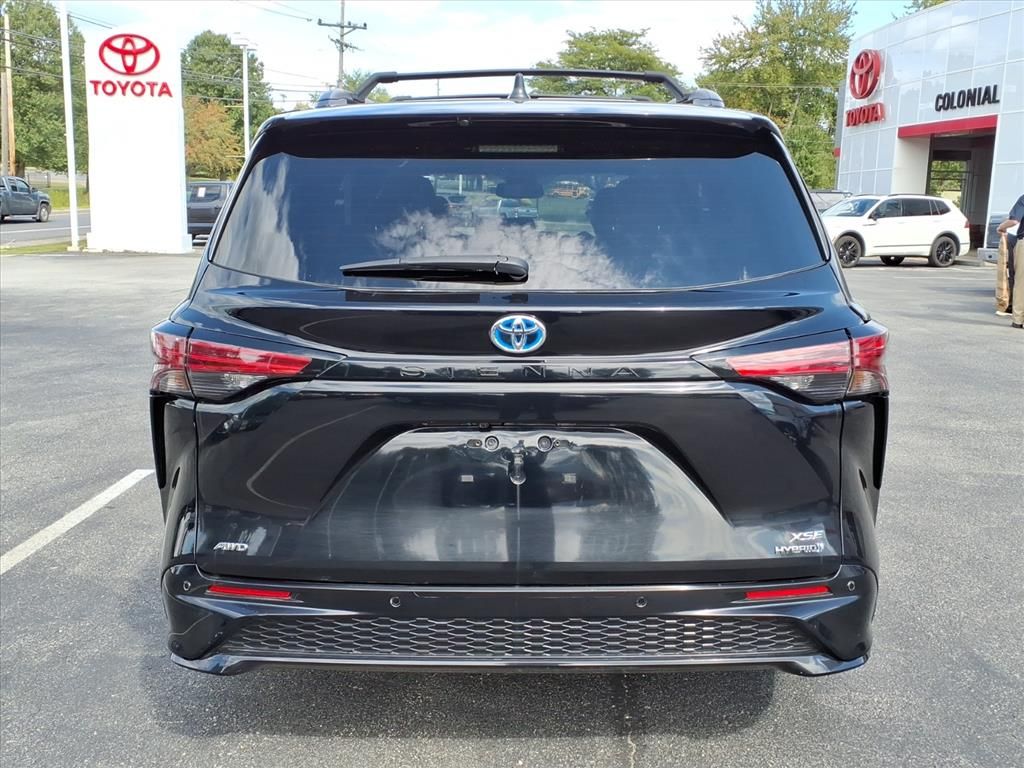 2024 Toyota Sienna XSE photo 3