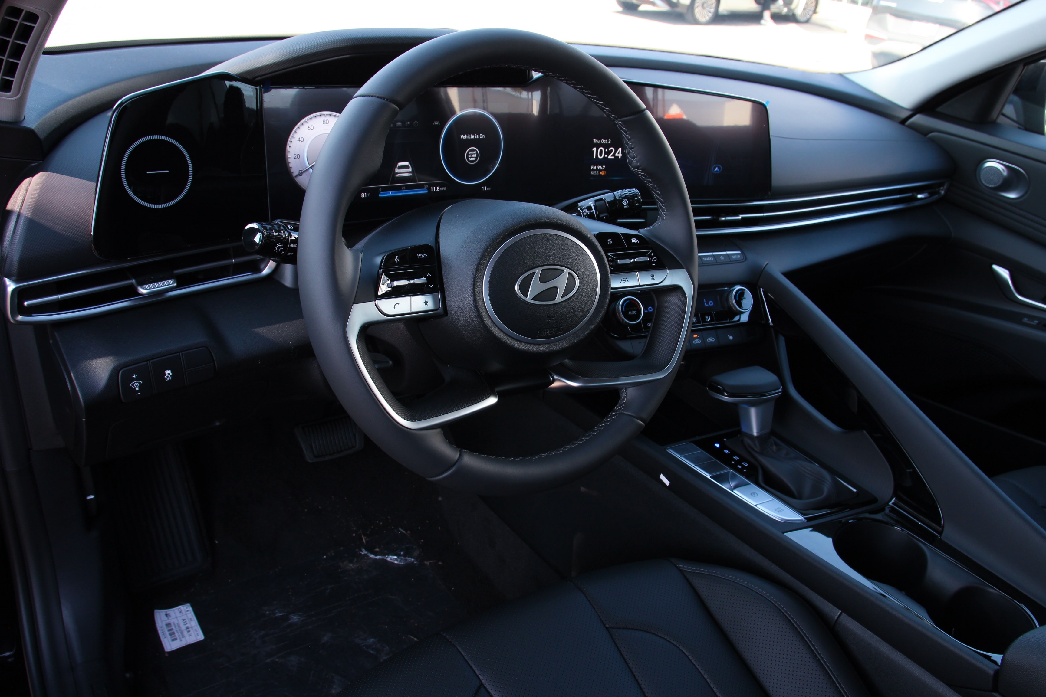 2025 Hyundai Elantra Limited photo 6