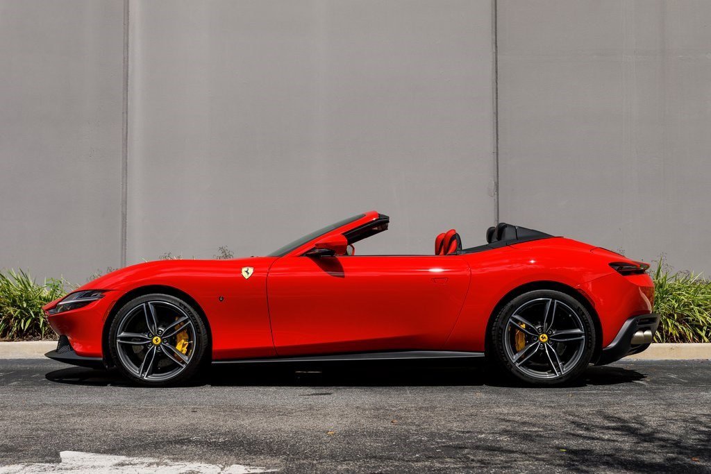 2025 Ferrari Roma Spider photo 2