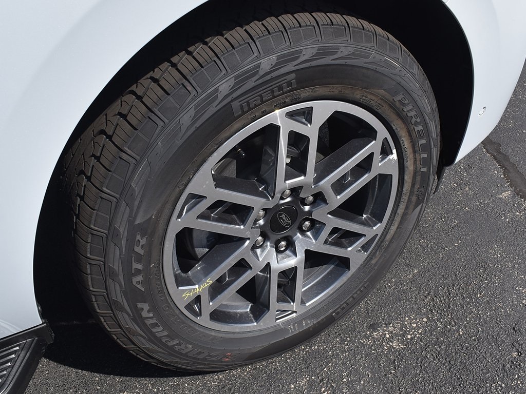 2025 Ford Expedition MAX photo 9