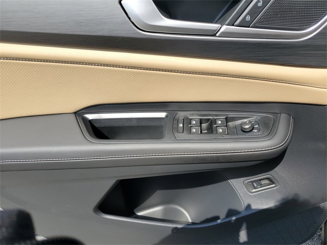 2026 Volkswagen Atlas Cross Sport SE Technology photo 18