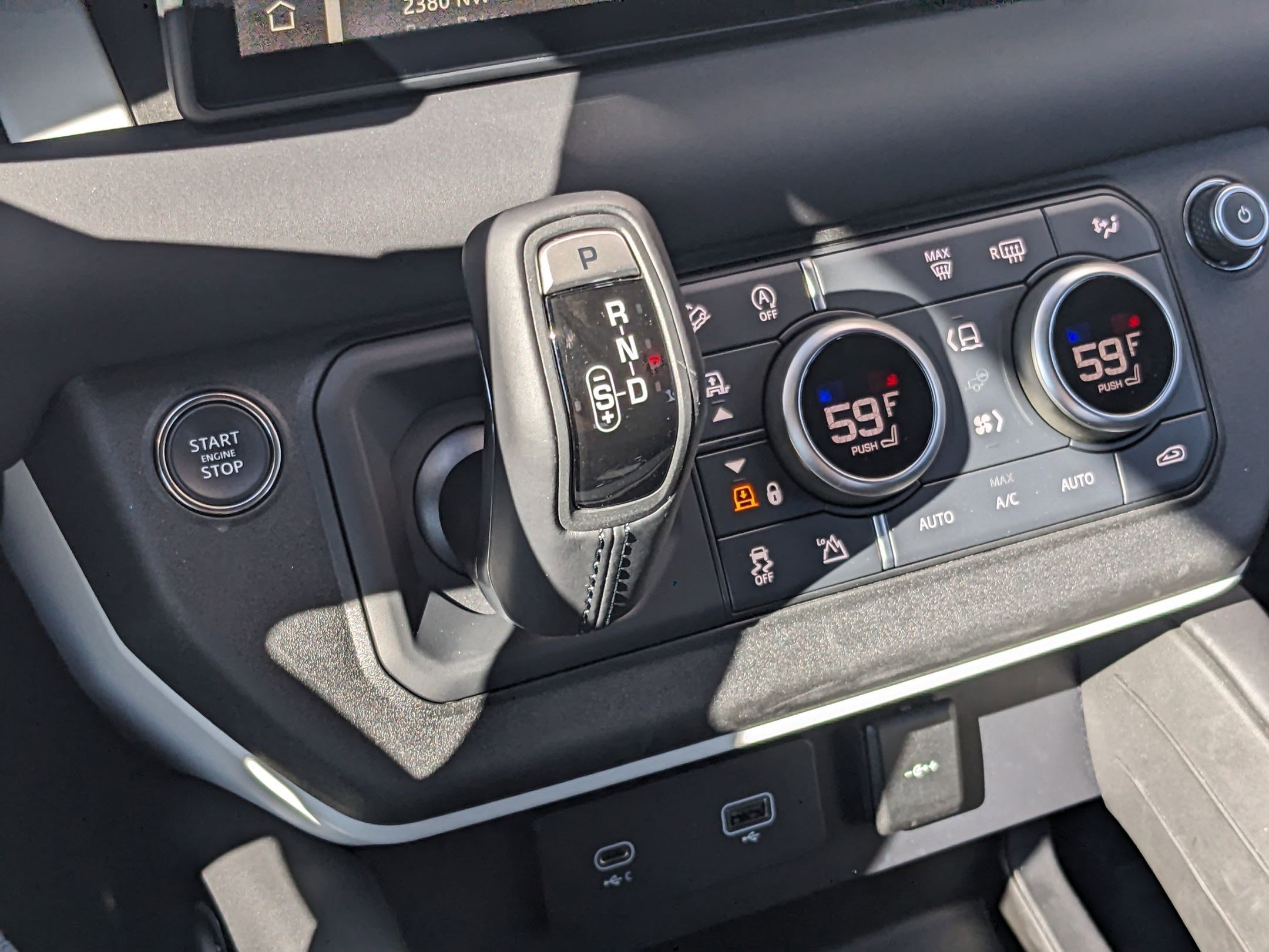 2024 Land Rover Defender 110 S photo 21