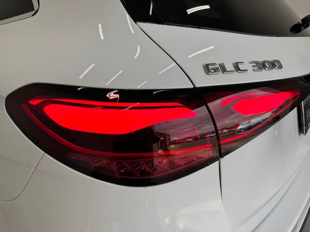 2026 Mercedes Benz GLC 300 photo 29