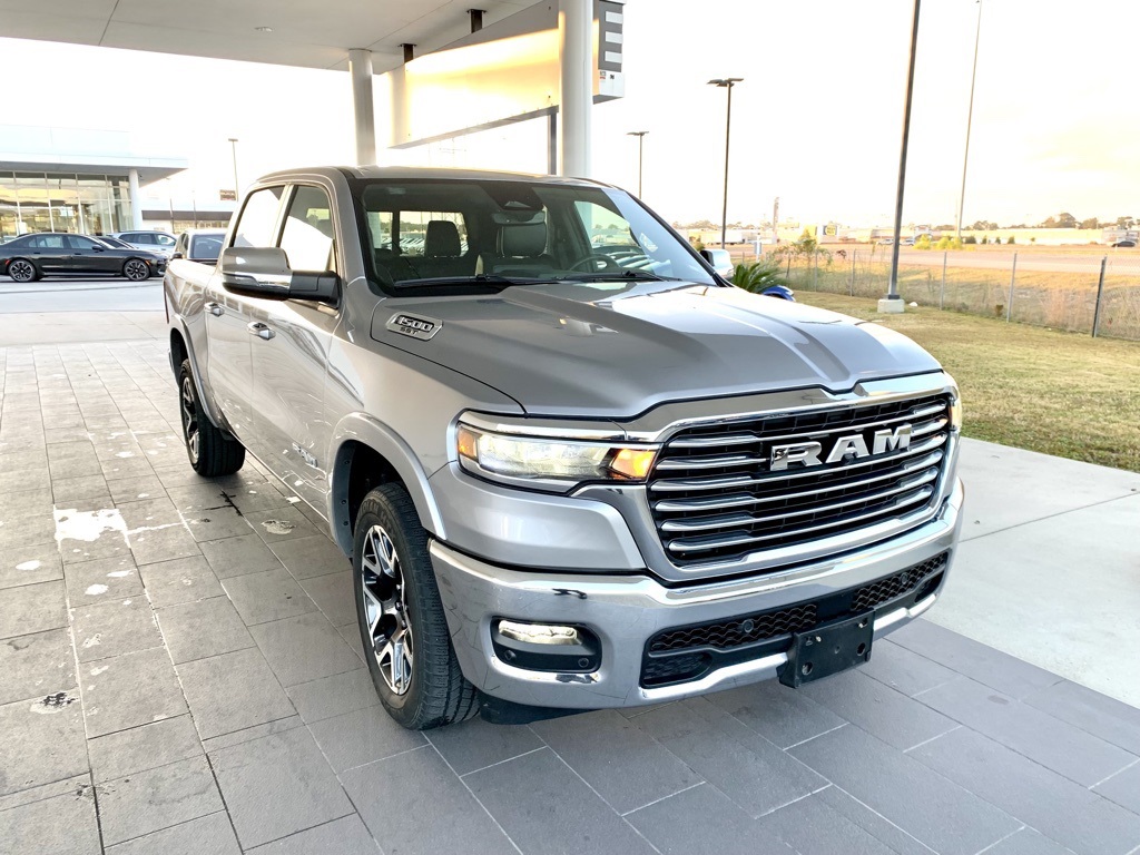 2025 Ram 1500 Laramie photo 3