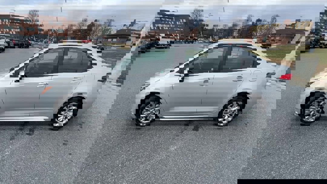 2024 Toyota Corolla LE photo 4