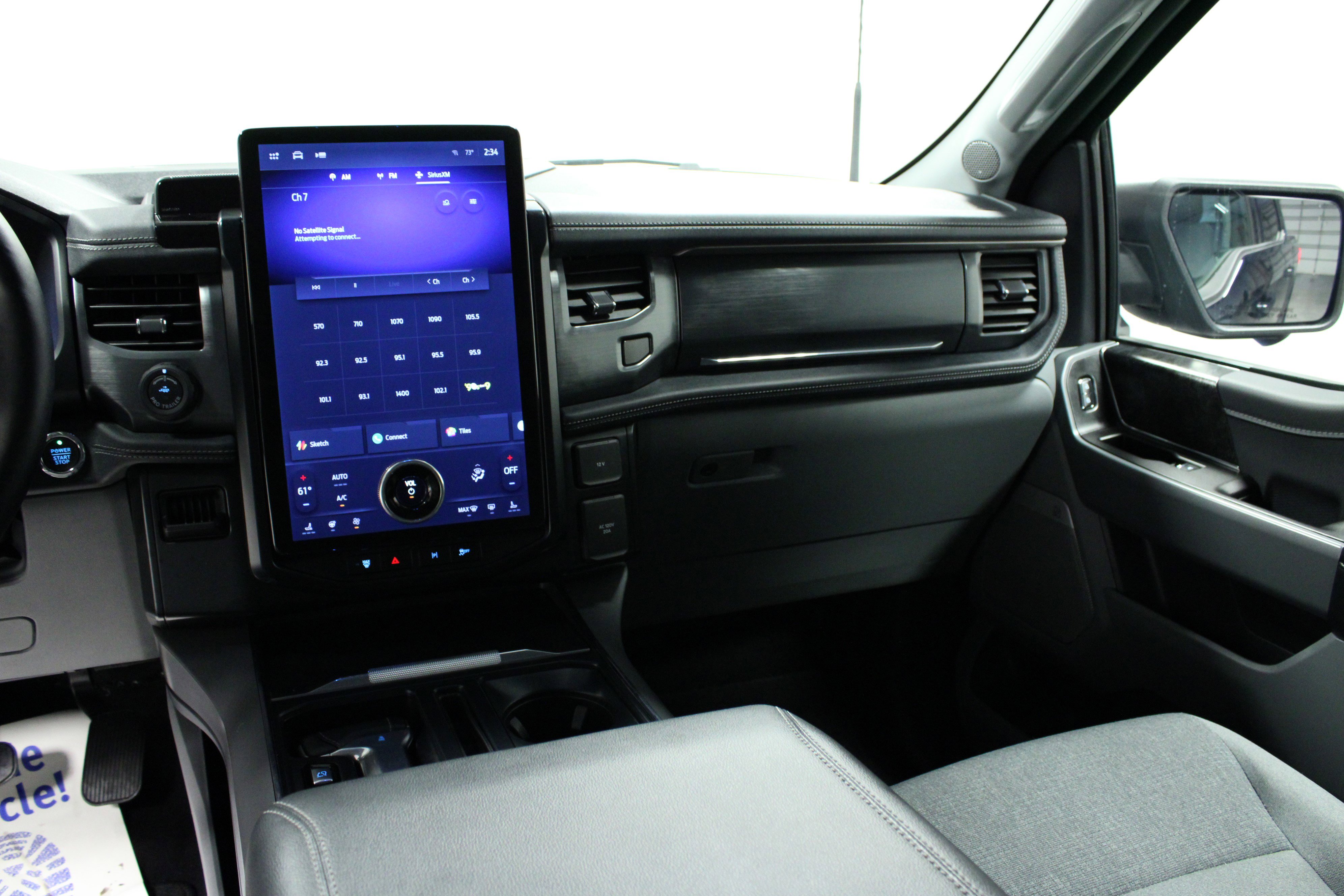 2024 Ford F-150 Lightning photo 15