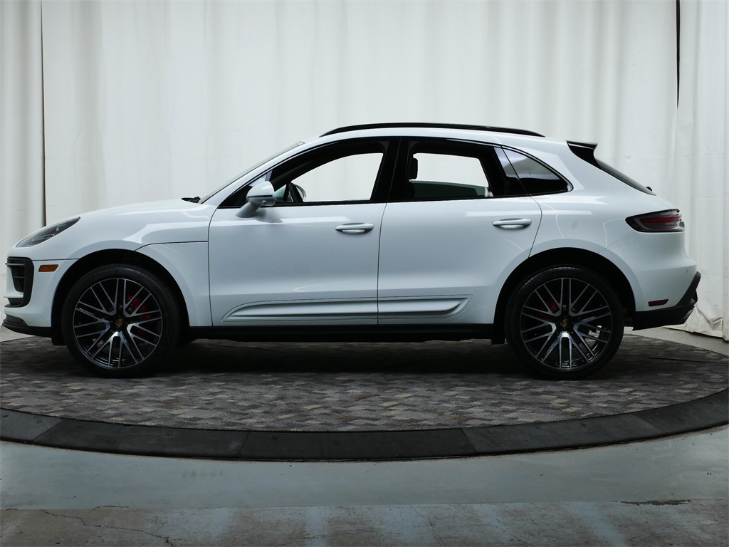 2025 Porsche Macan S photo 2