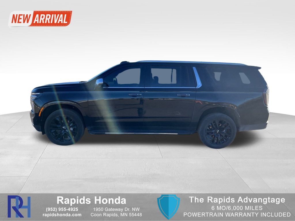 2025 Chevrolet Suburban Premier's photo