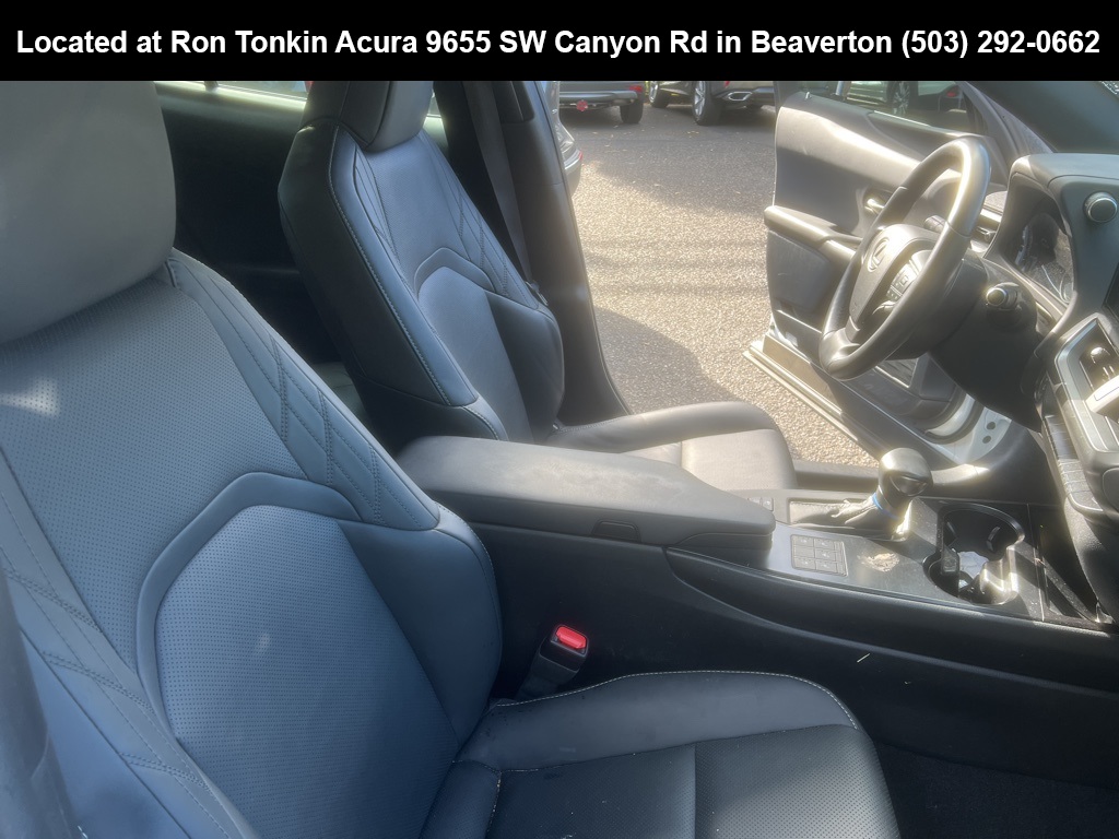 2023 Lexus UX 250h Premium photo 13