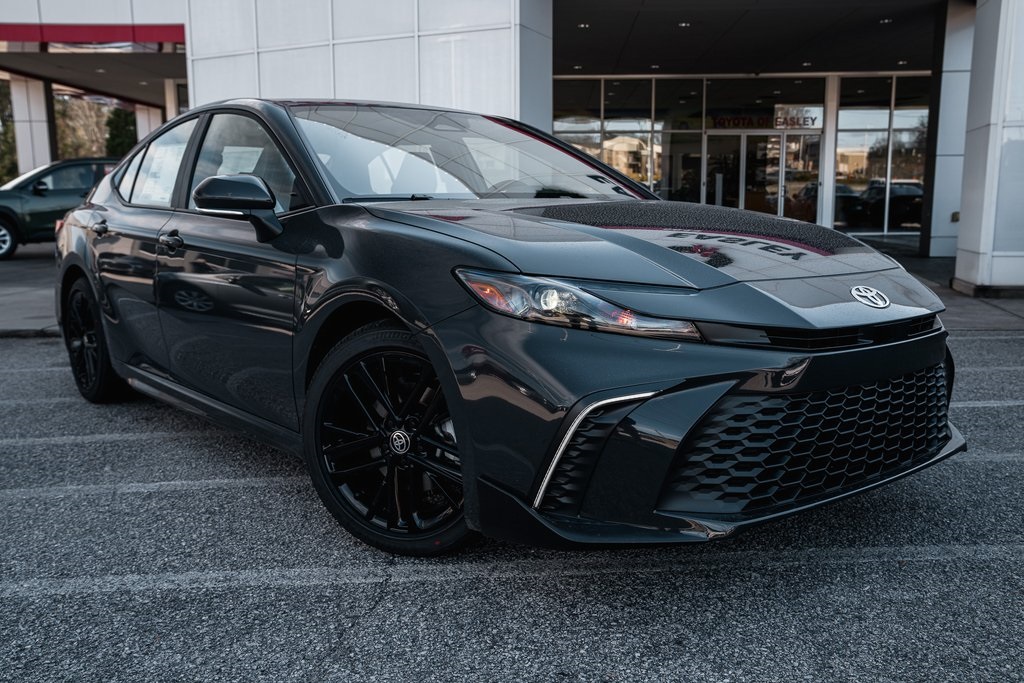 2026 Toyota Camry SE's photo