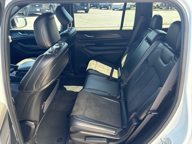 2023 Jeep Grand Cherokee Altitude photo 27