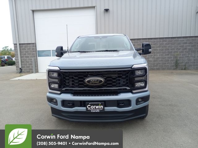 New 2025 Glacier Gray Metallic Tri-Coat Ford Lariat image 8