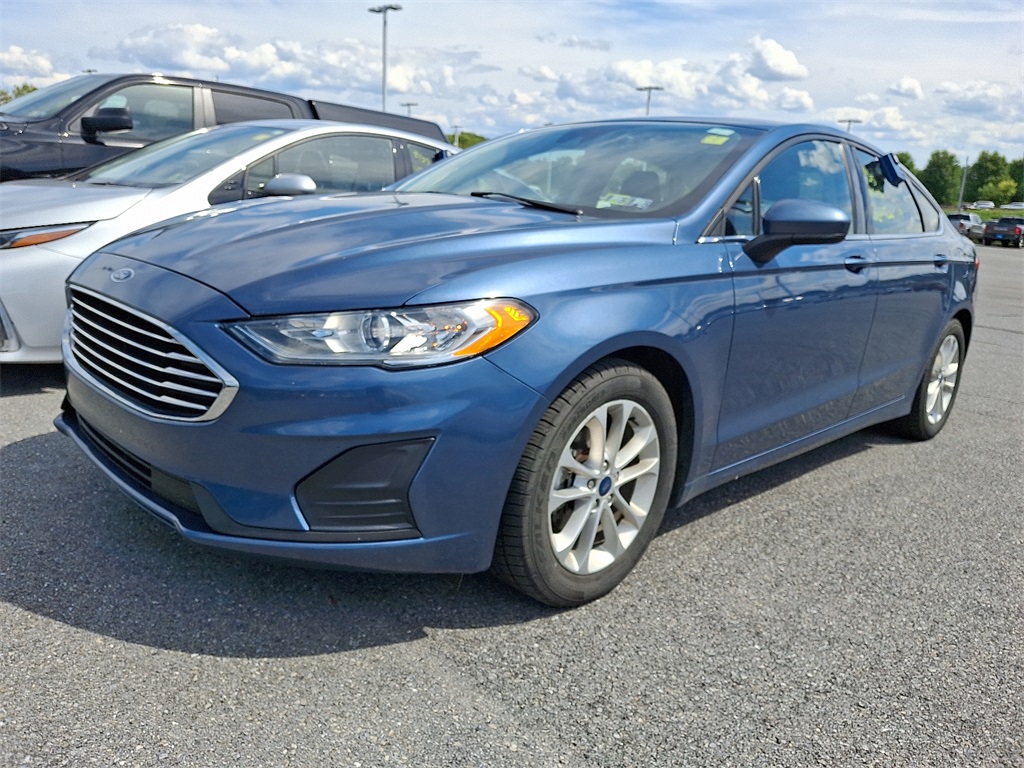 2019 Ford Fusion SE photo 3