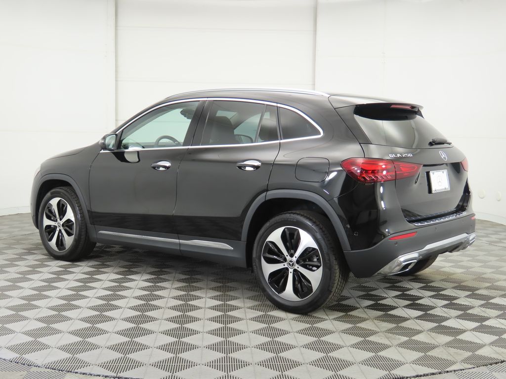 2026 Mercedes Benz GLA 250 photo 7