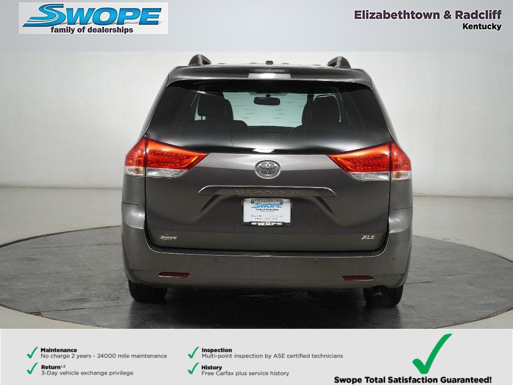 2014 Toyota Sienna XLE photo 4