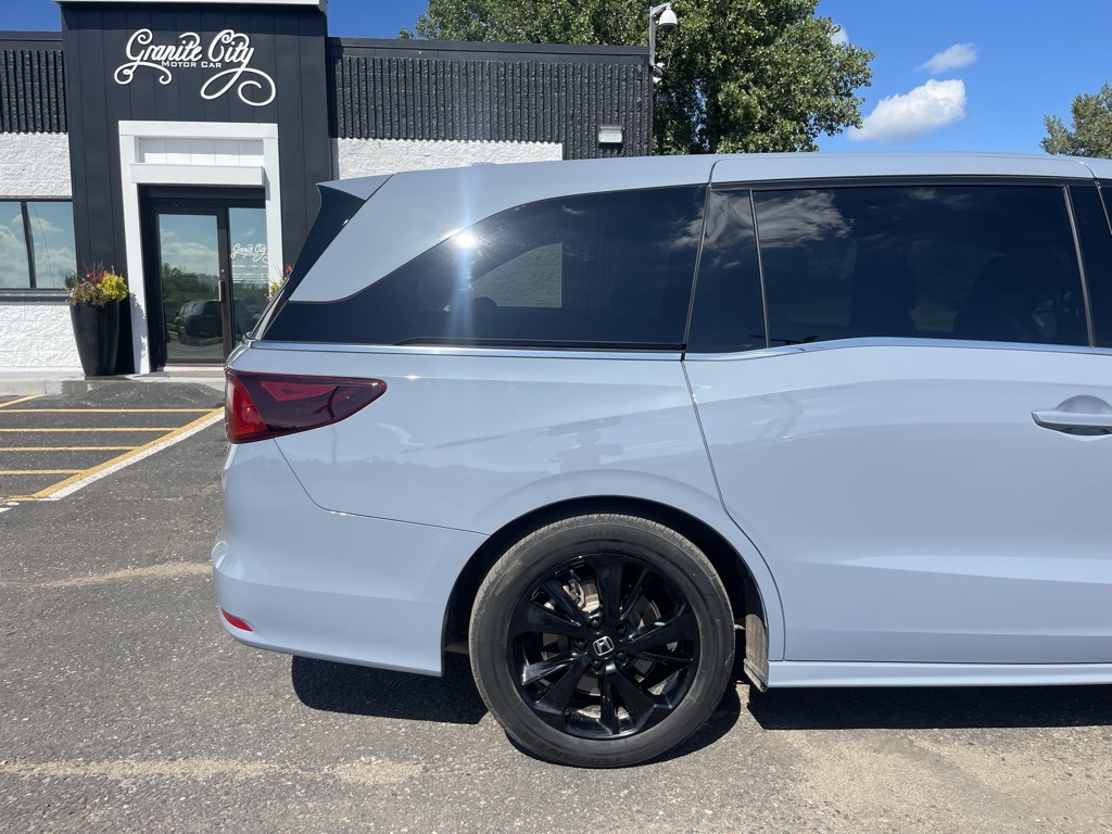 2024 Honda Odyssey Sport photo 3