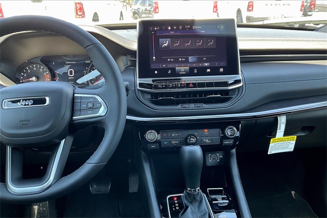 2025 Jeep Compass Latitude photo 7