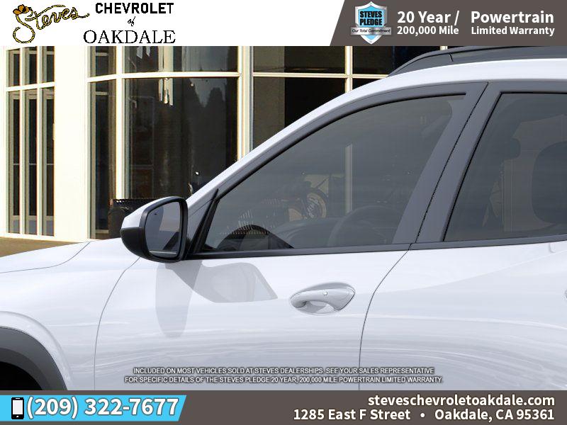 2025 Chevrolet Trax LT photo 12