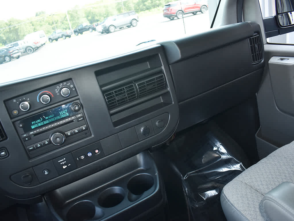 2014 Chevrolet Express 2500 LT photo 13