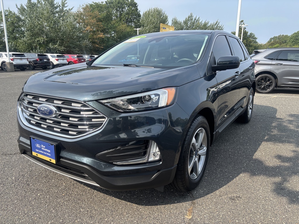 2022 Ford Edge SEL photo 4