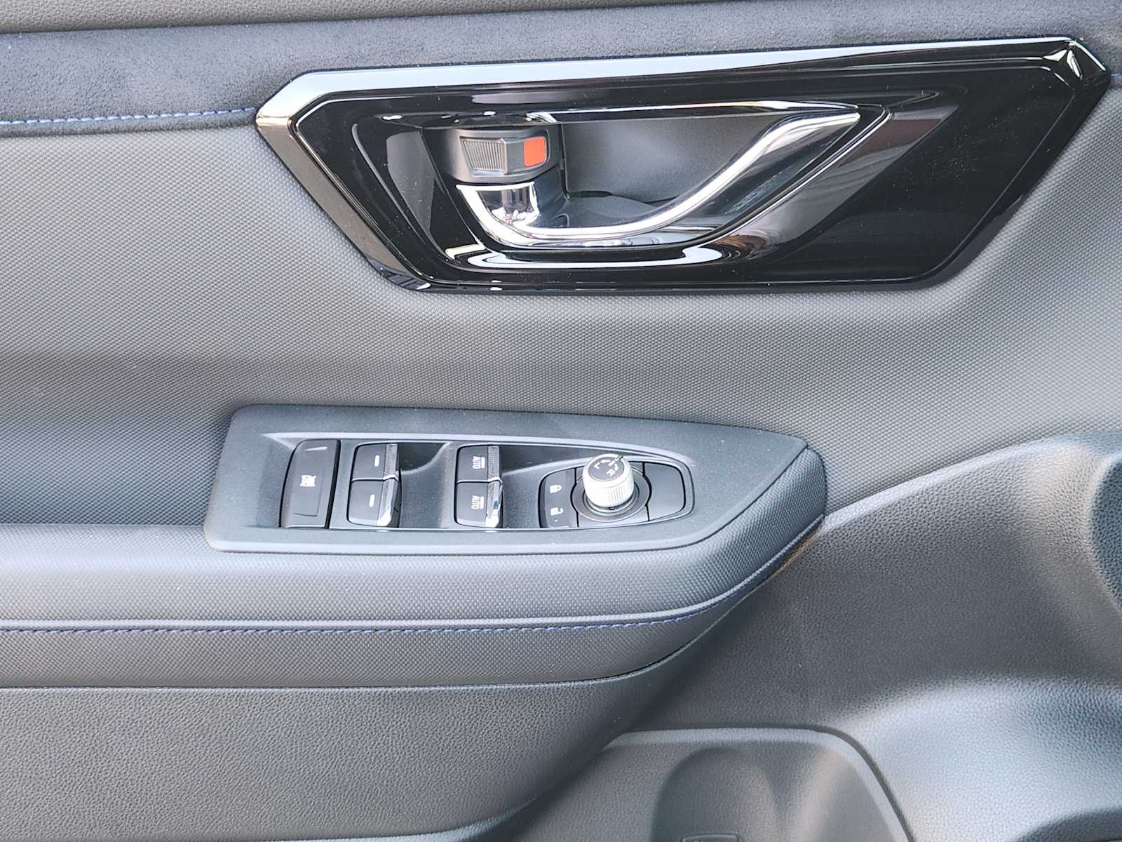 2025 Subaru Forester Limited photo 17
