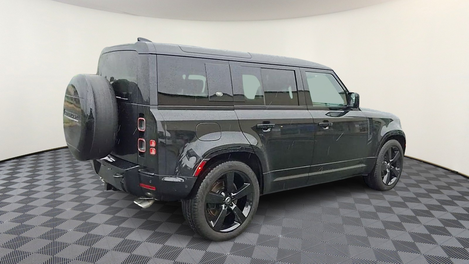 2024 Land Rover Defender 110 V8 photo 4