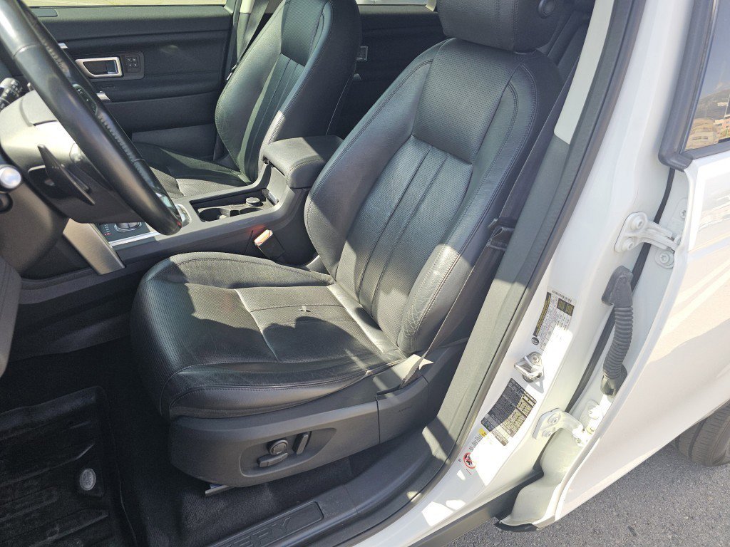 2016 Land Rover Discovery Sport HSE photo 6