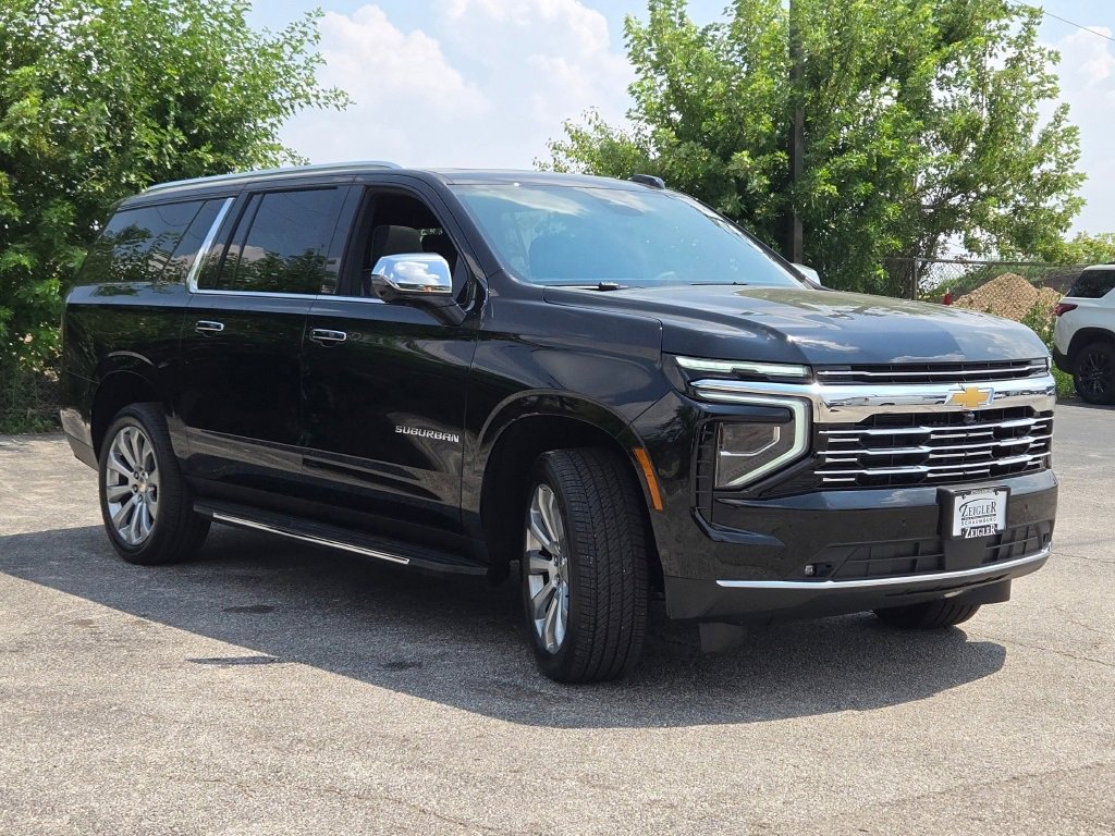 2025 Chevrolet Suburban Premier photo 5