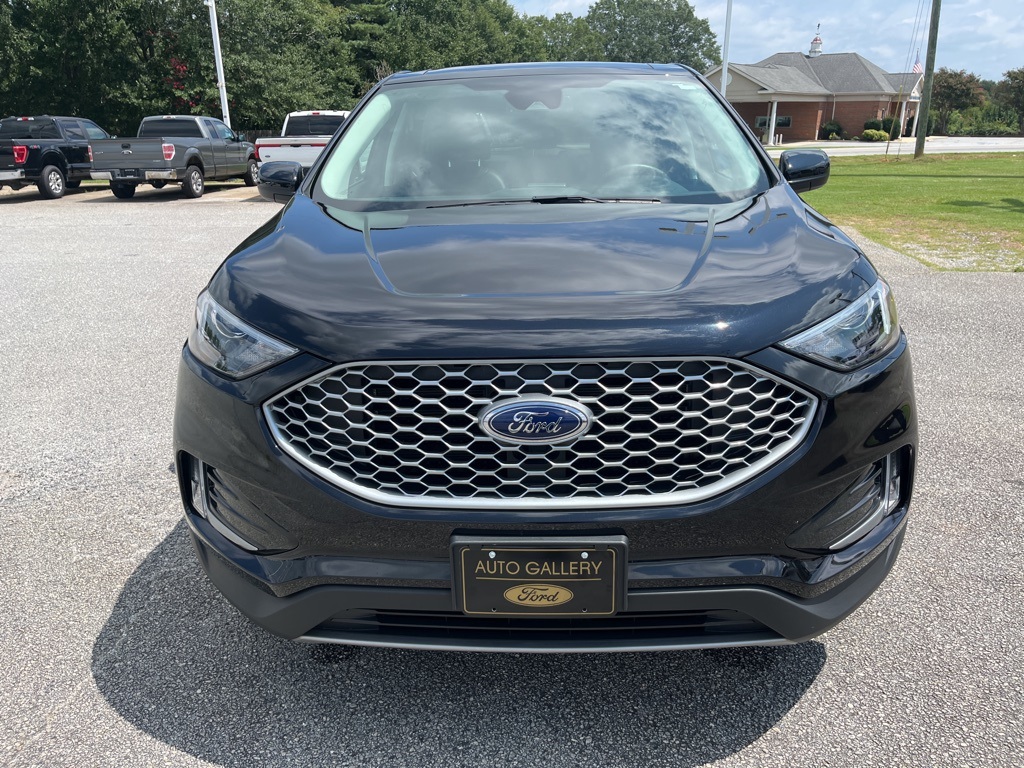 2024 Ford Edge SEL photo 2