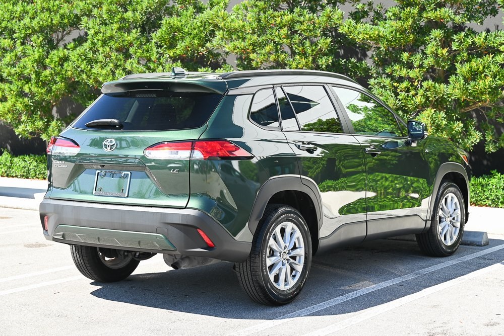 2023 Toyota Corolla Cross LE photo 4
