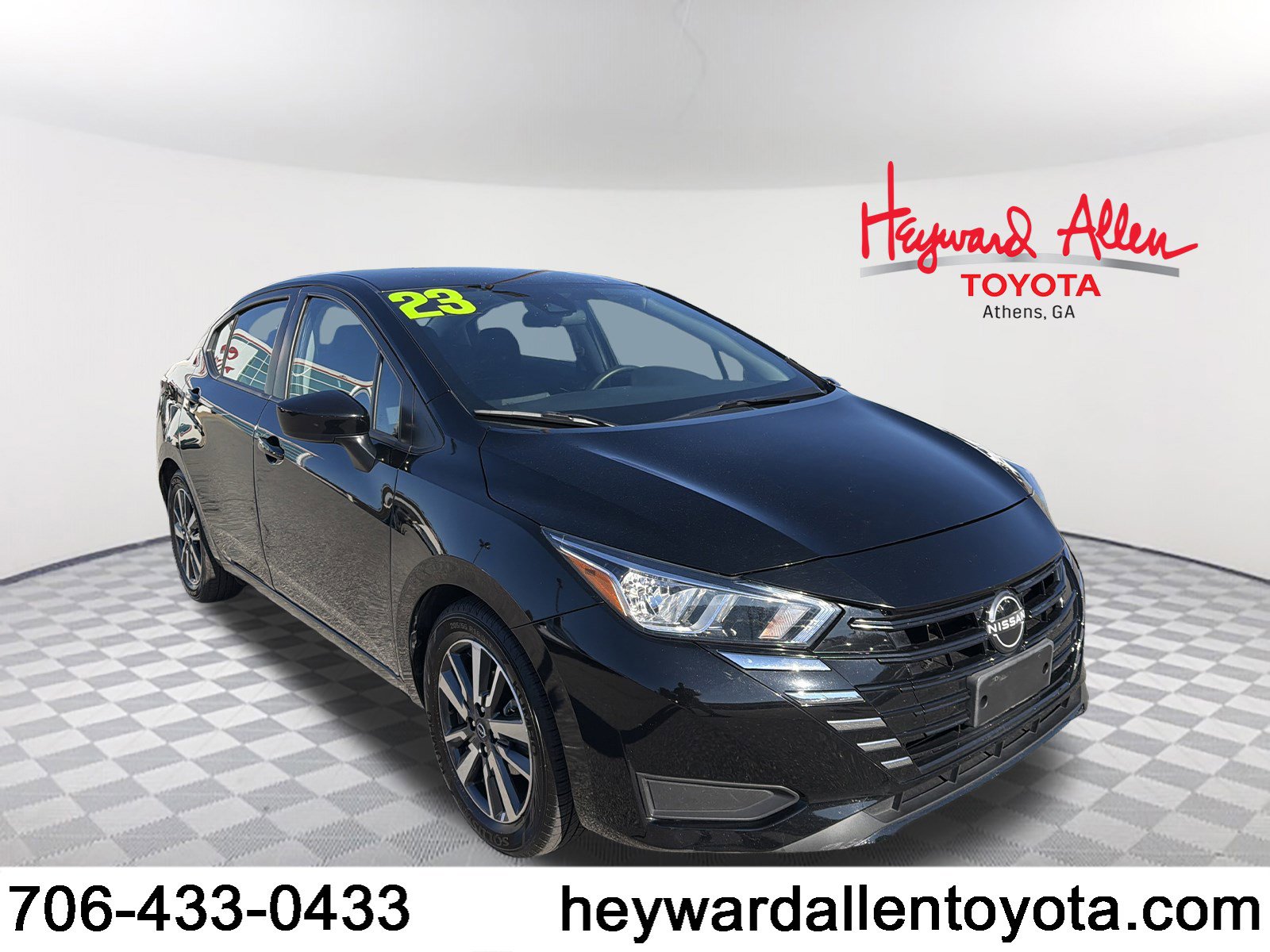 2023 Nissan Versa Sedan SV's photo