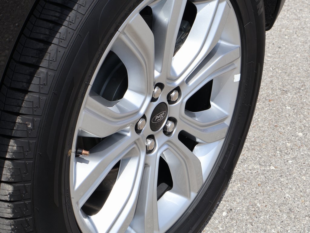 2023 Ford Edge Titanium photo 35