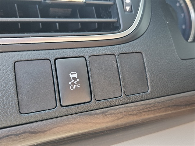 2017 Toyota Camry LE photo 21