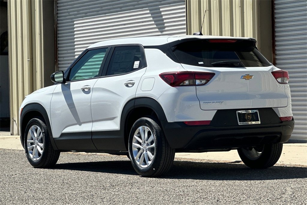 2026 Chevrolet Trailblazer LS photo 3