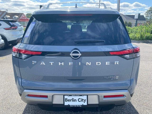 2025 Nissan Pathfinder Platinum photo 4