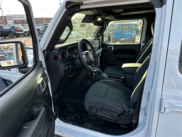 2025 Jeep Wrangler Rubicon photo 33