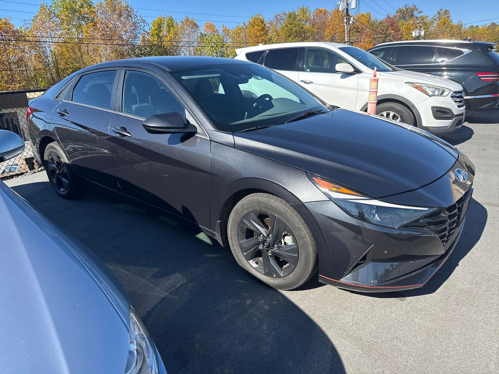 2023 Hyundai Elantra SEL photo 4