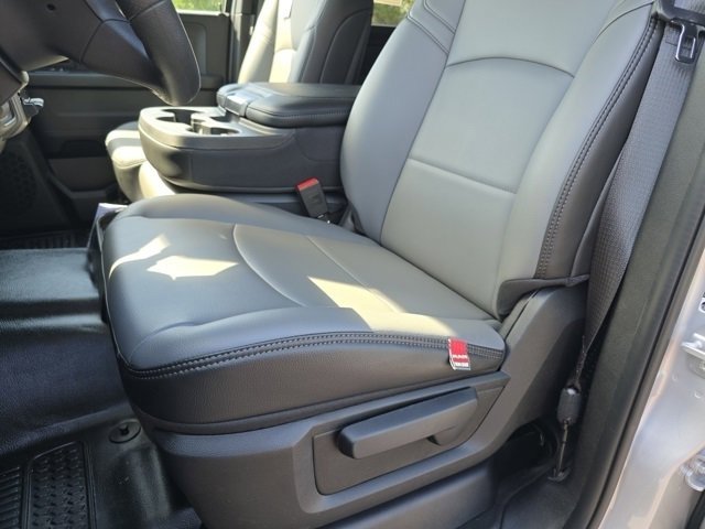 2026 Ram 2500 Tradesman photo 4