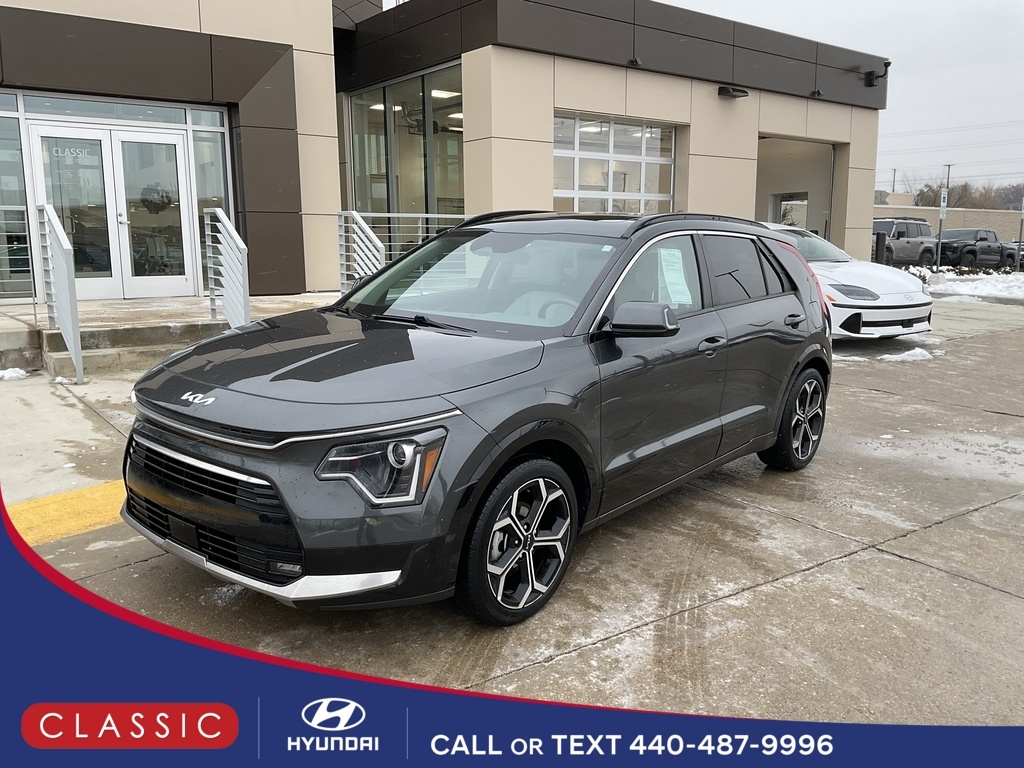 2023 Kia Niro EX Touring's photo